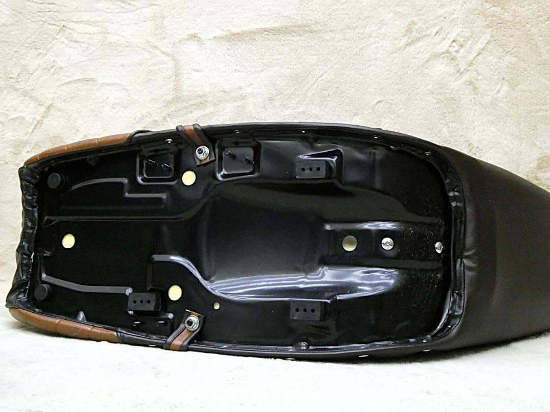 GS400 茶皮ボタン40cm 三段シート/補強入 ブラウンGS400E - メルカリ