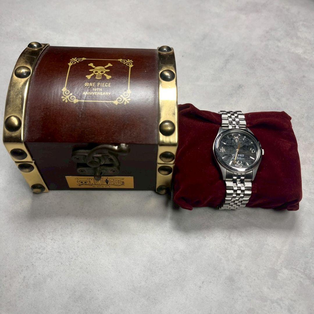 ONE PIECE 10周年記念公式ウォッチ 黄金の指針ゴールデンポース 腕時計