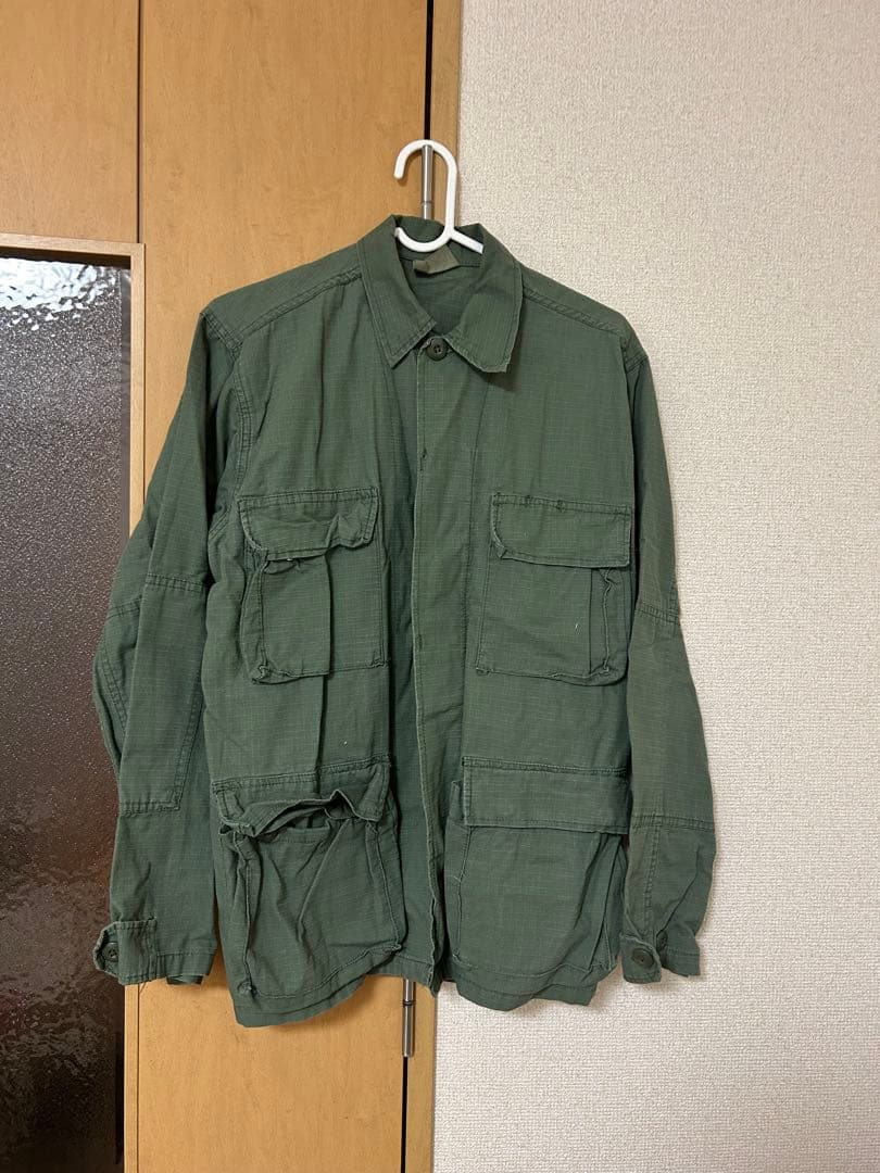 オリーブグリーン ミリタリージャケット - メルカリ