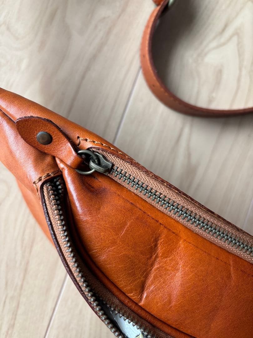 I MEDICI ラージファニーウエストバッグ イタリア製レザー ボディバッグ