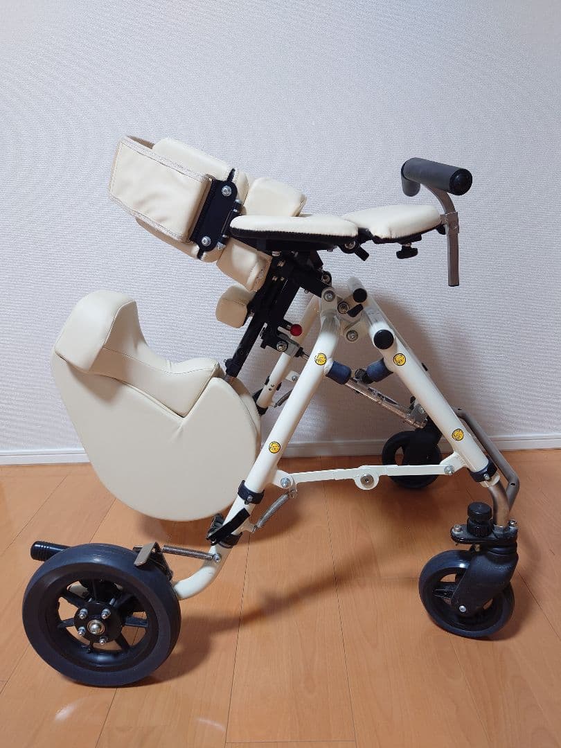 姿勢保持機能付　歩行器　プロスター　Sサイズ