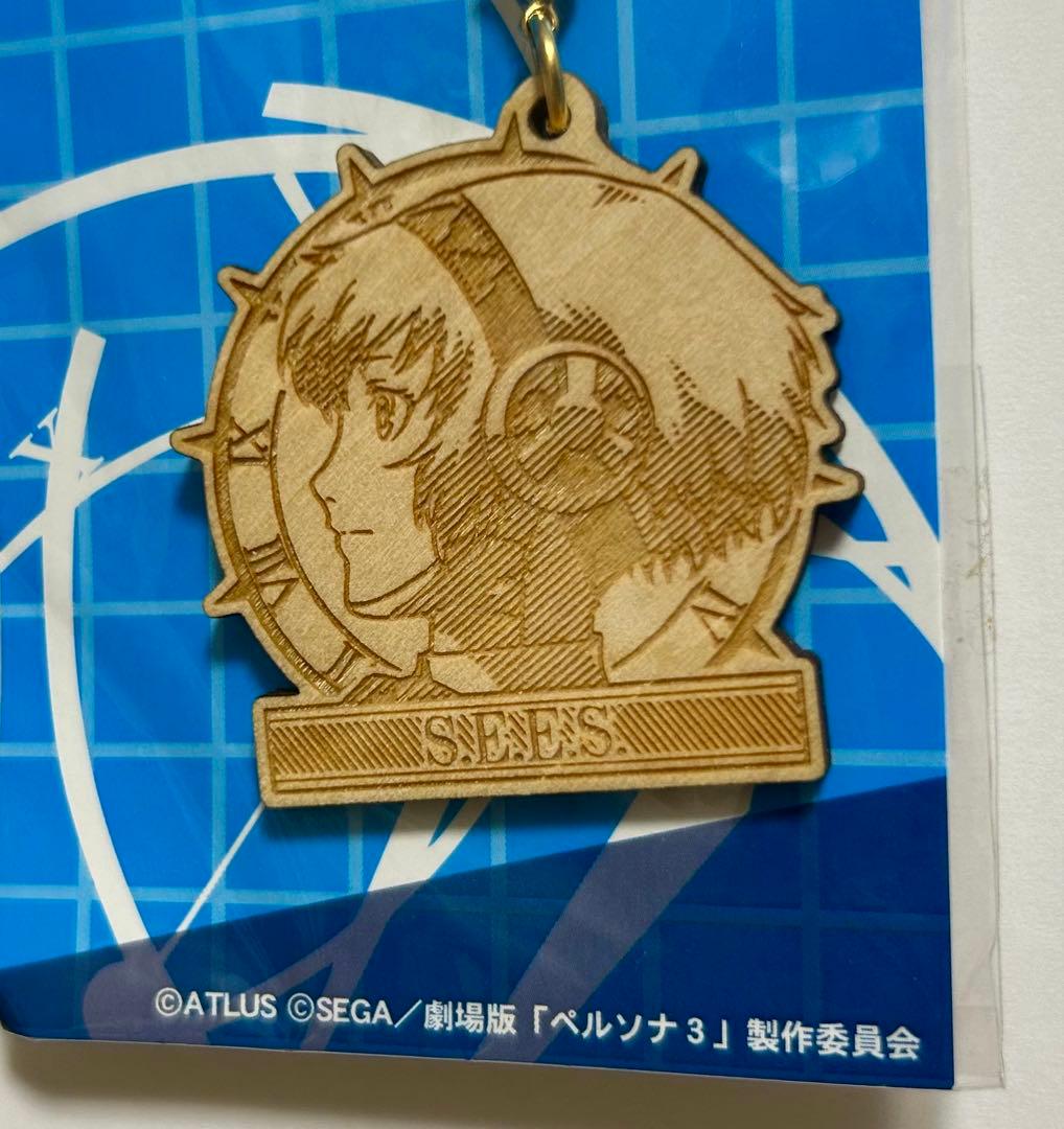 ペルソナ3 劇場版　木製ストラップ アイギス　レア ペルソナ3 リロード』より、「アイギス」のフィギュアが 一挙3体登場