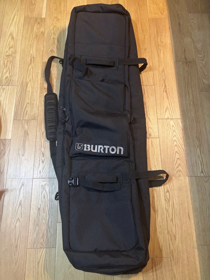 Burton ウィール付きスノーボードバッグ ブラック