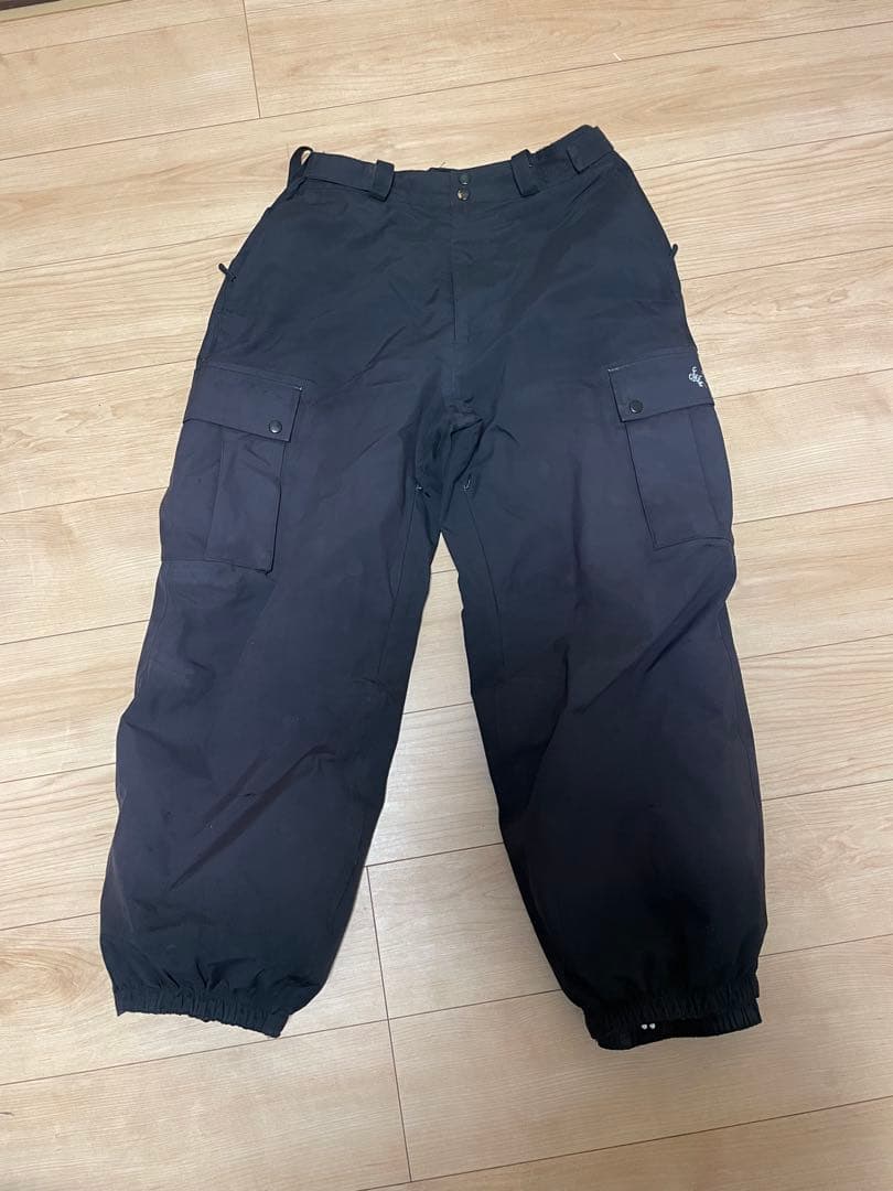 777 NOMADIK ブラックスノーボードパンツ