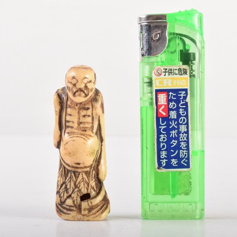時代提げ物 獣骨製 人物像 根付 置物 V 6976 - メルカリ