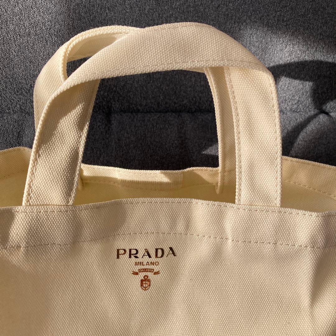 PRADAト正規ノベルティトートバッグ非売品（1点のみ） - メルカリ