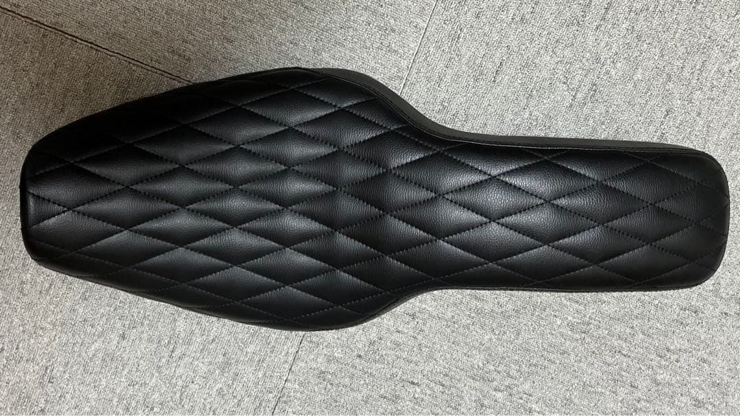 美品】スポーツスター コブラ シート ダイヤ 07 〜 09 も 適合 - メルカリ