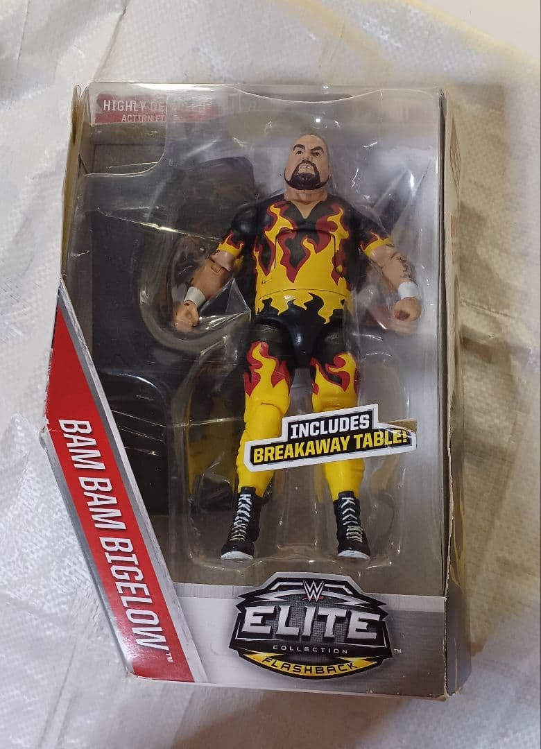 WWE　ビガロ　フィギュア