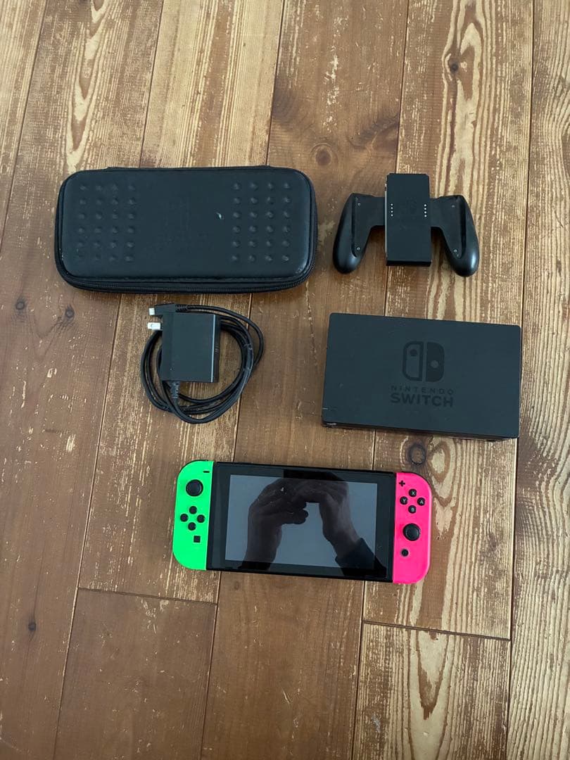 Nintendo Switch 本体 ネオンピンク・ネオングリーン