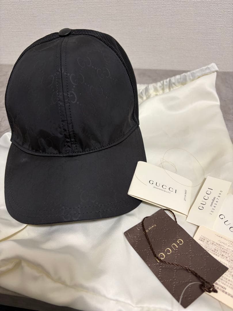 GUCCI ブラックナイロンキャップ 中古・古着通販】GUCCI (グッチ) キャップ ブラック｜ブランド・古着