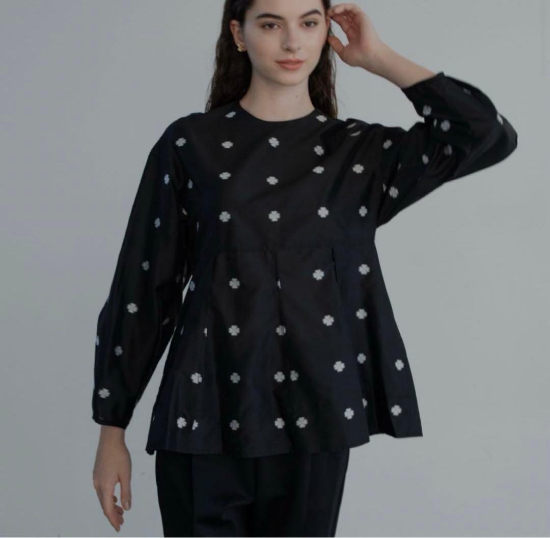 ohga ブロッサム ohga BLOSSOM オーガ トップス ブロッサム - メルカリ