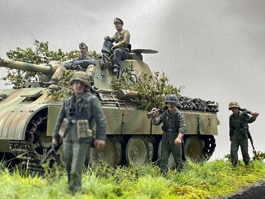 戦車ジオラマ　1/35 ドイツ　パンター戦車D型と機関銃チーム