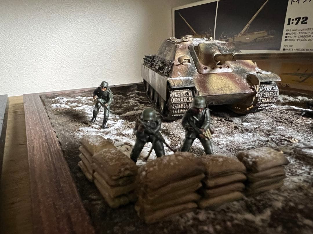 1/48 タミヤ ヤークトパンサー 後期型 完成品 ジオラマ【冬の東部戦線】