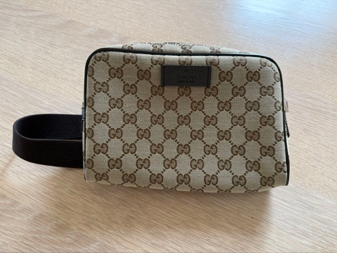 GUCCI ボディバック