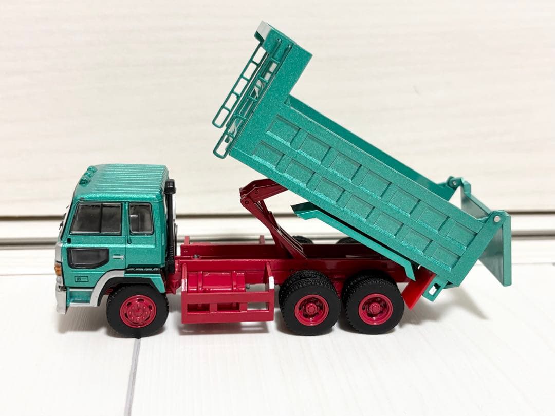 《新品箱付》1:64 HINO ダンプ　トラック　ミニカー