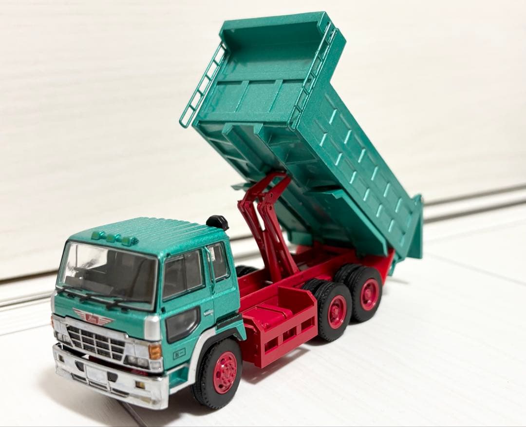 《新品箱付》1:64 HINO ダンプ　トラック　ミニカー