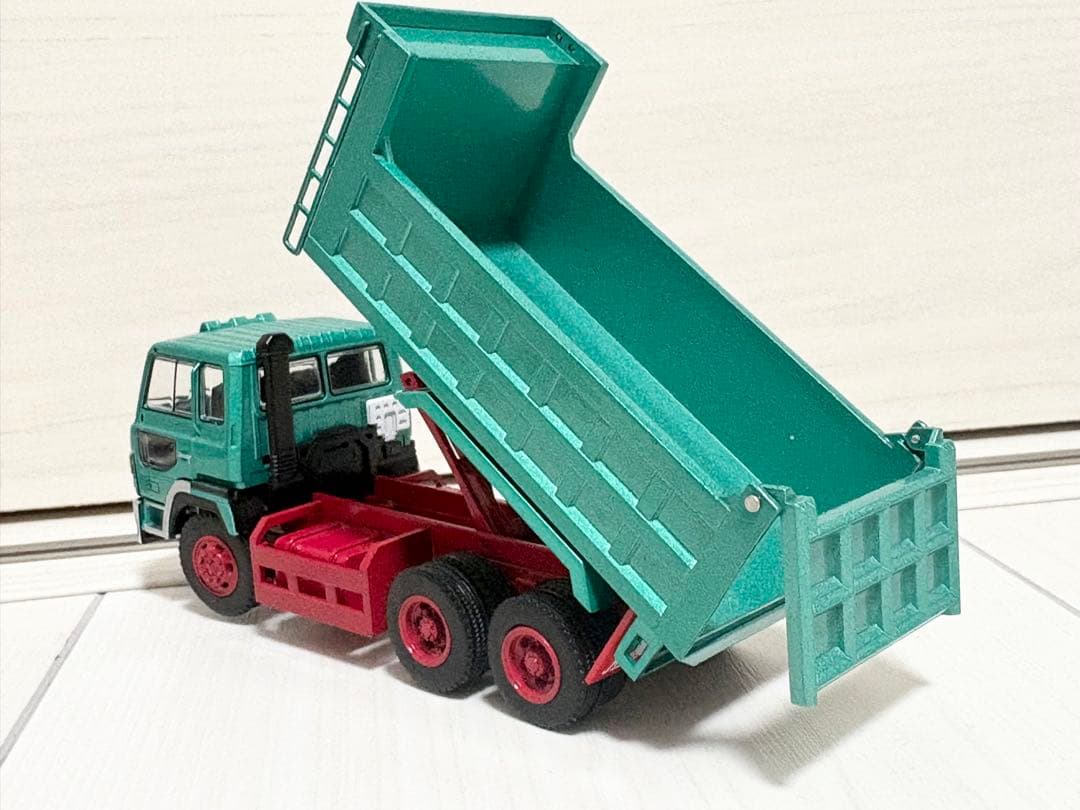 《新品箱付》1:64 HINO ダンプ　トラック　ミニカー