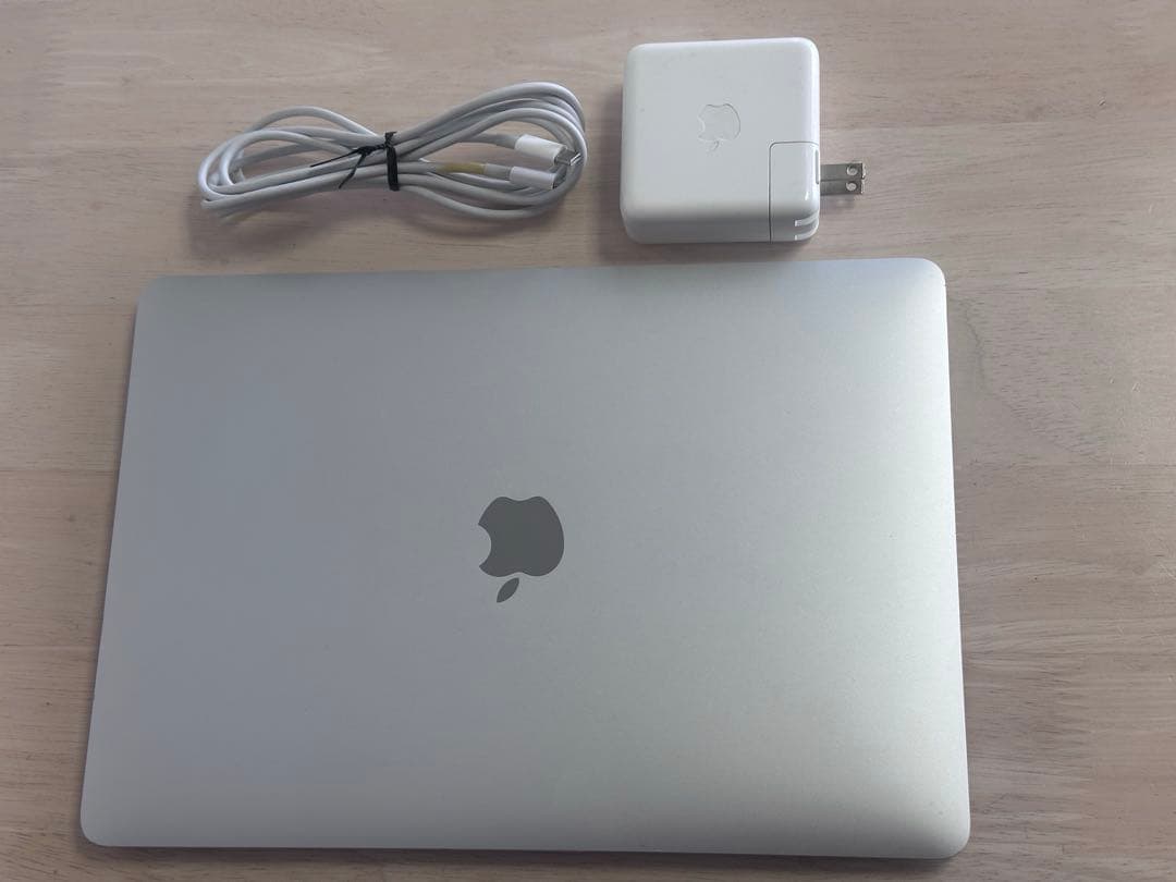 2*1様 MacBook Pro2020 Core i7•16GB •512GB