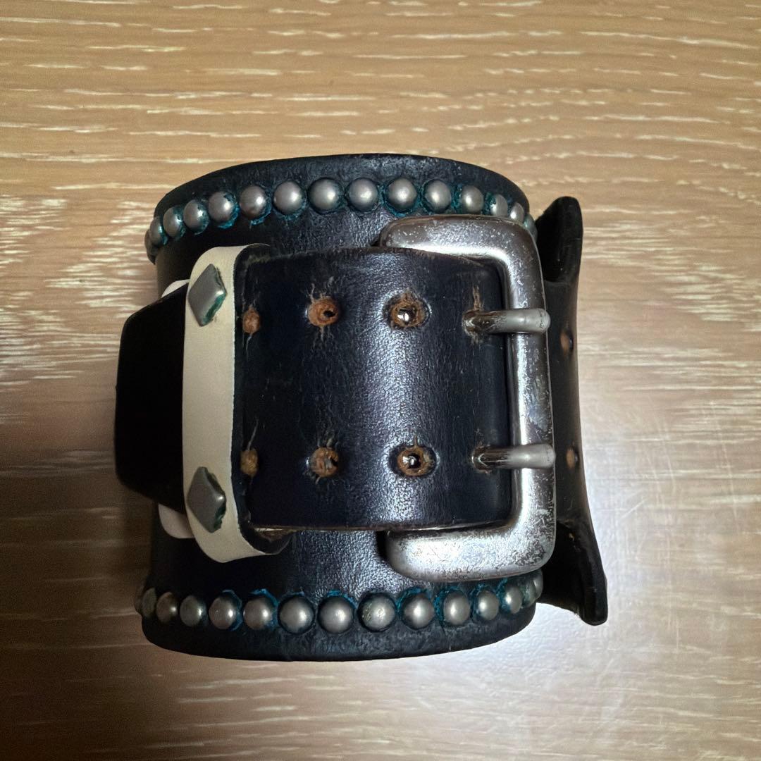 WOLF'S HEAD ウルフズヘッド70ミリ スタッズ付き黒レザーバングル