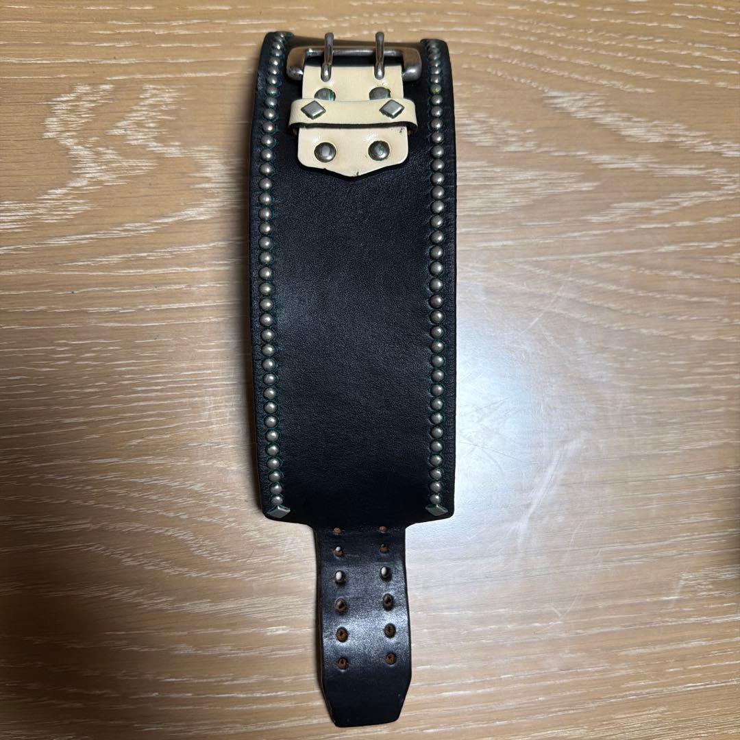 WOLF'S HEAD ウルフズヘッド70ミリ スタッズ付き黒レザーバングル