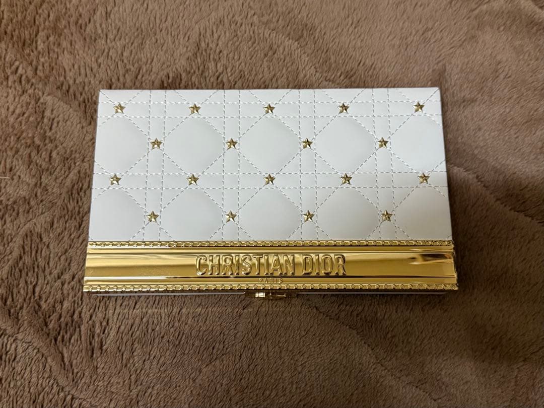 クチュール マルチユース パレット (ホリデーコレクション 2025 限定品)