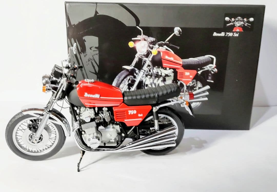 【希少】ミニチャンプス 1/12 ベネリ 750Sei 6気筒