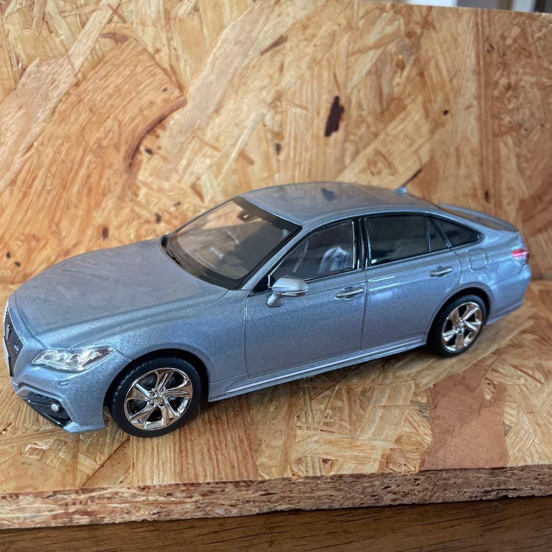 トヨタ非売品カラーサンプル クラウンRS Advance ミニカー Amazon | 1/30 トヨタ クラウン CROWN RS Advance 220系 カラー