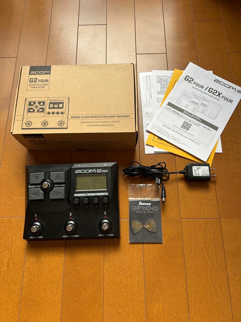美品　ZOOM G2 FOUR マルチエフェクター　Ibanezピック2枚付き