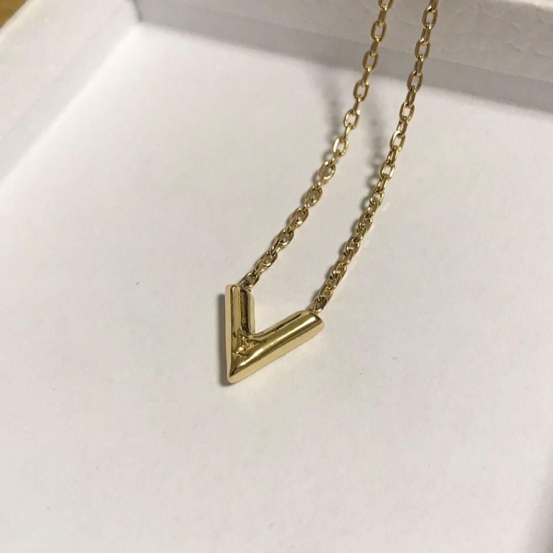 LOUIS VUITTON エセンシャルV ネックレス ゴールド 正規品 - メルカリ