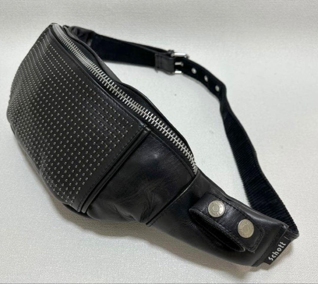 ほぼ未使用 Schott ボディバッグ スタッズ 本革