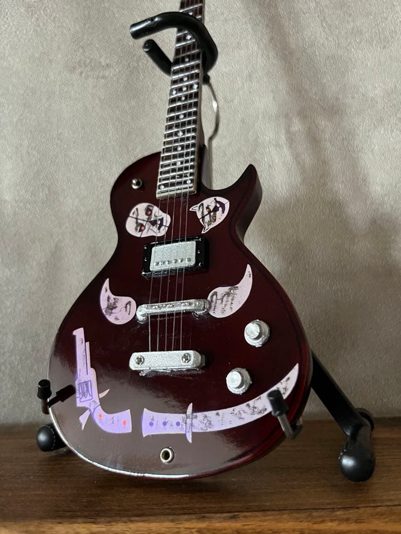 ローリング・ストーンズ キース・リチャーズ ミニチュアギターレプリカ