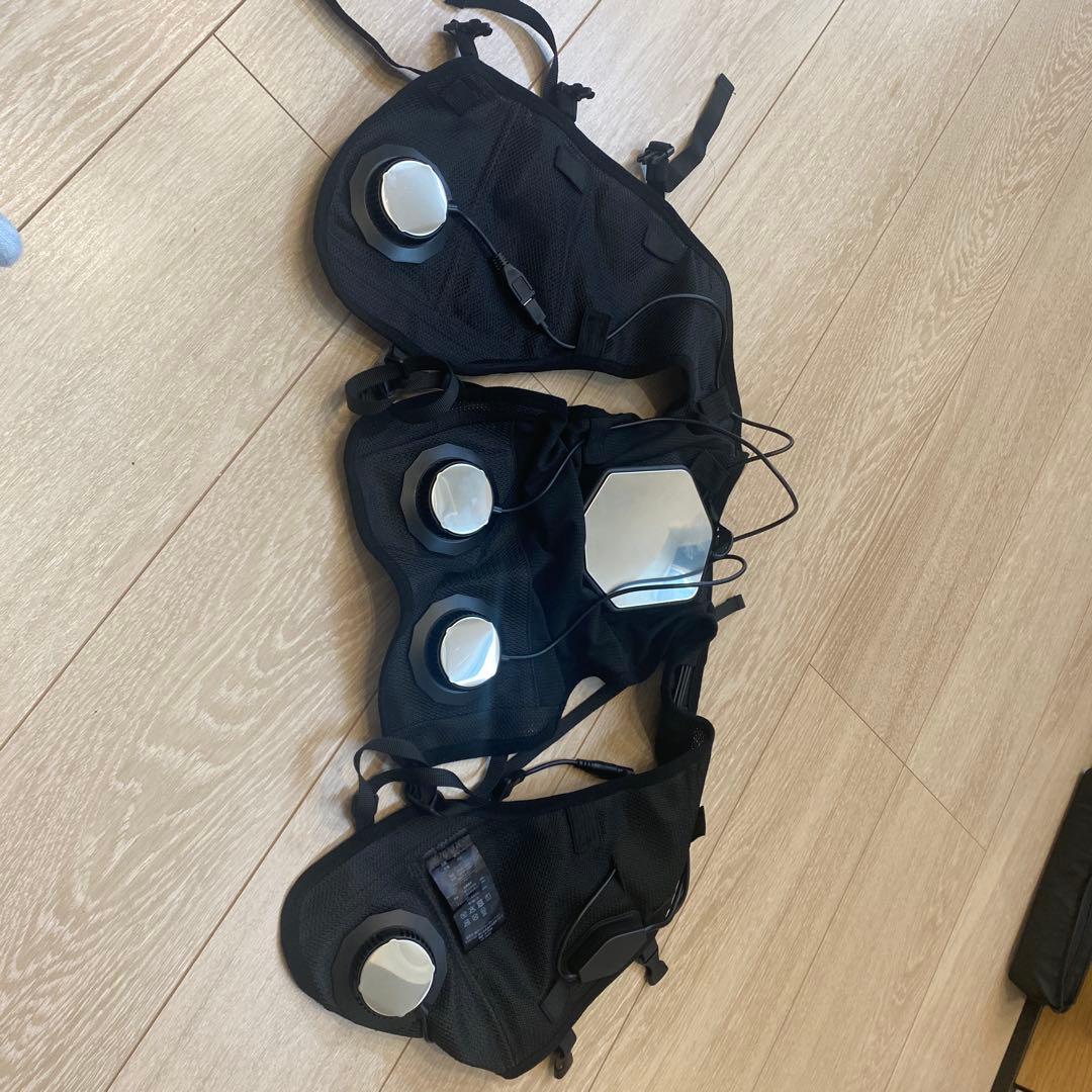 モ*ニ様 ワークマン ウィンドコア ペルチェベスト