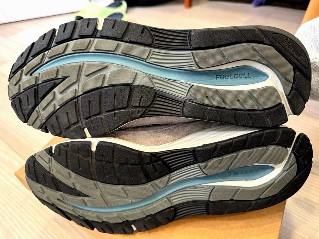 991v2 グレー(U991GL2) 25.5cm