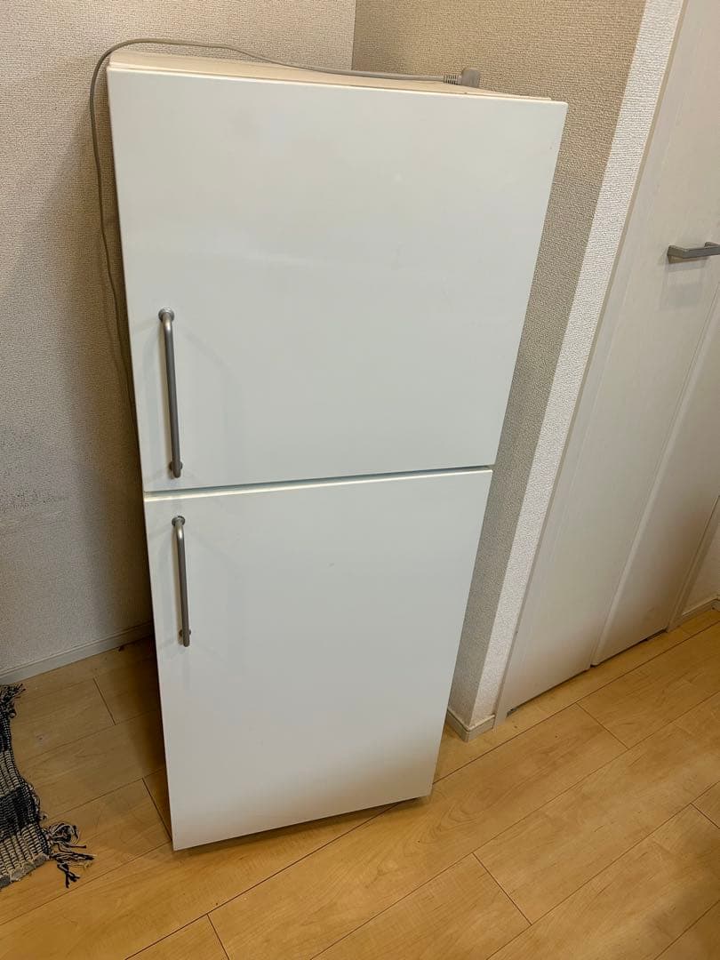 無印良品ホワイト 2ドア冷蔵庫 冷凍室付き 無印良品、一人暮らし向けの真っ白でシンプルな2ドア冷蔵庫 - 家電 Watch