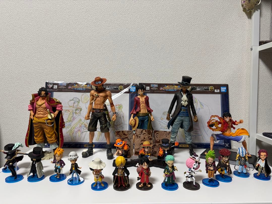 ワンピース フィギュアセット ルフィ　サボ　エース　ロジャー　WCF