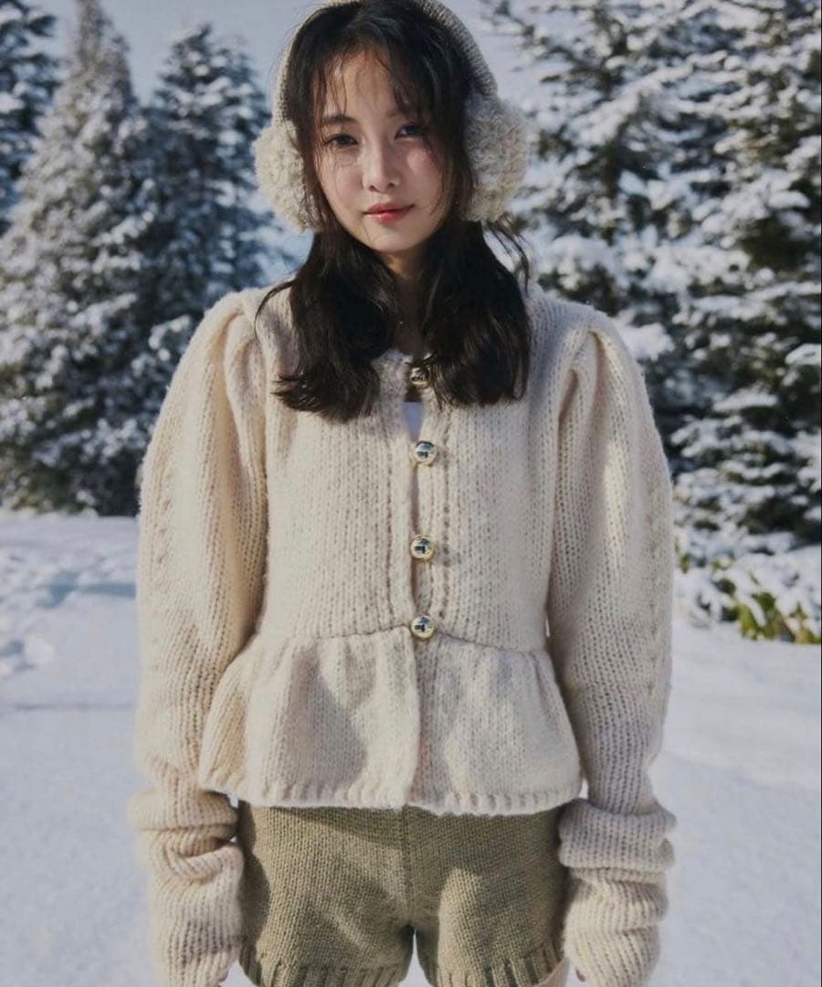 トップス andequal gold button puff sleeve knit