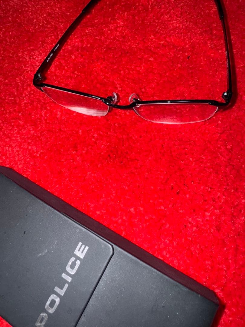 POLICE チタン製ファッションメガネ