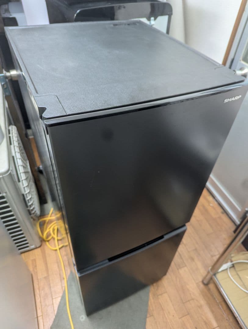 大阪市内配送無料 23年製 シャープ 2ドア冷蔵庫 152L SJ-D15J-H