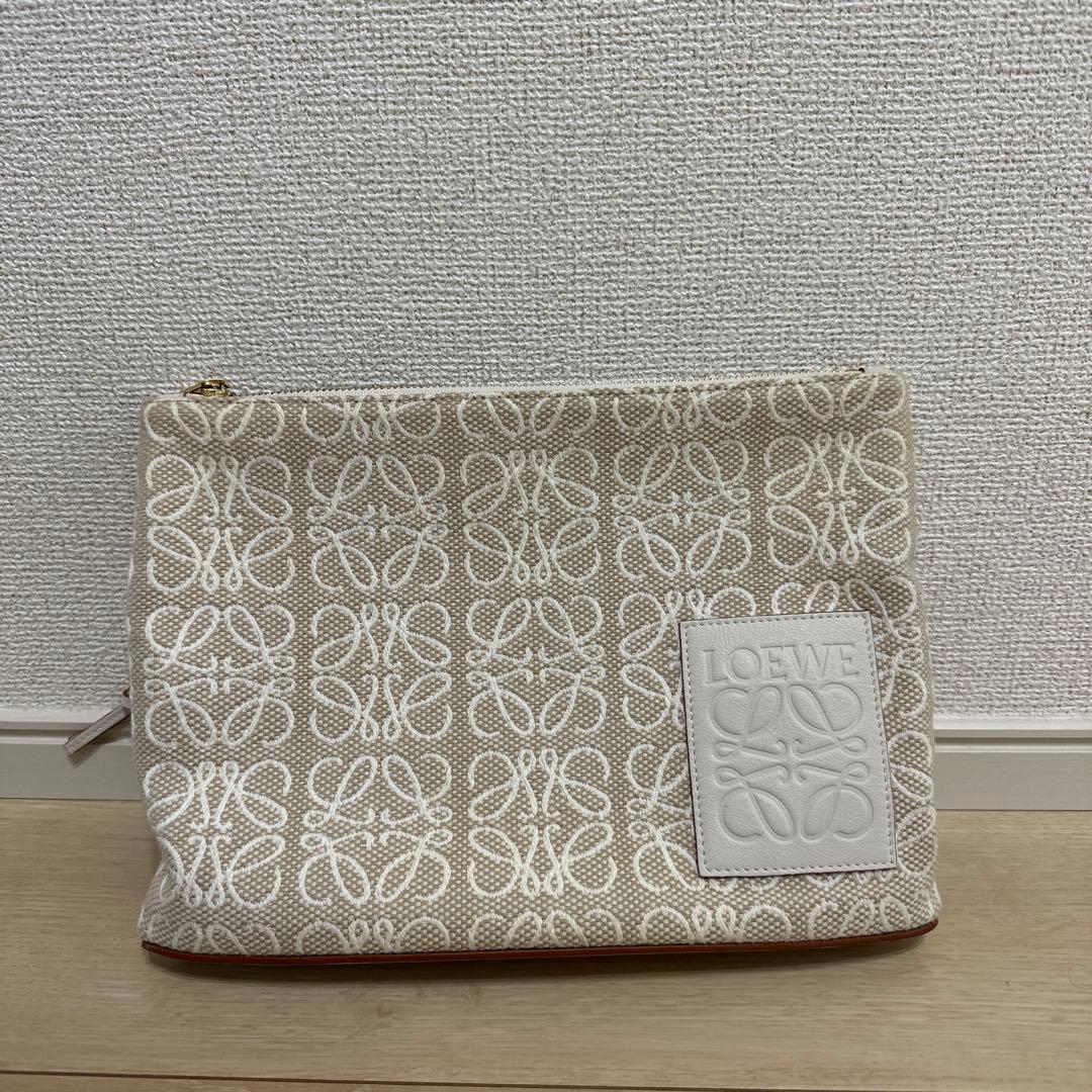 LOEWE クラッチバック