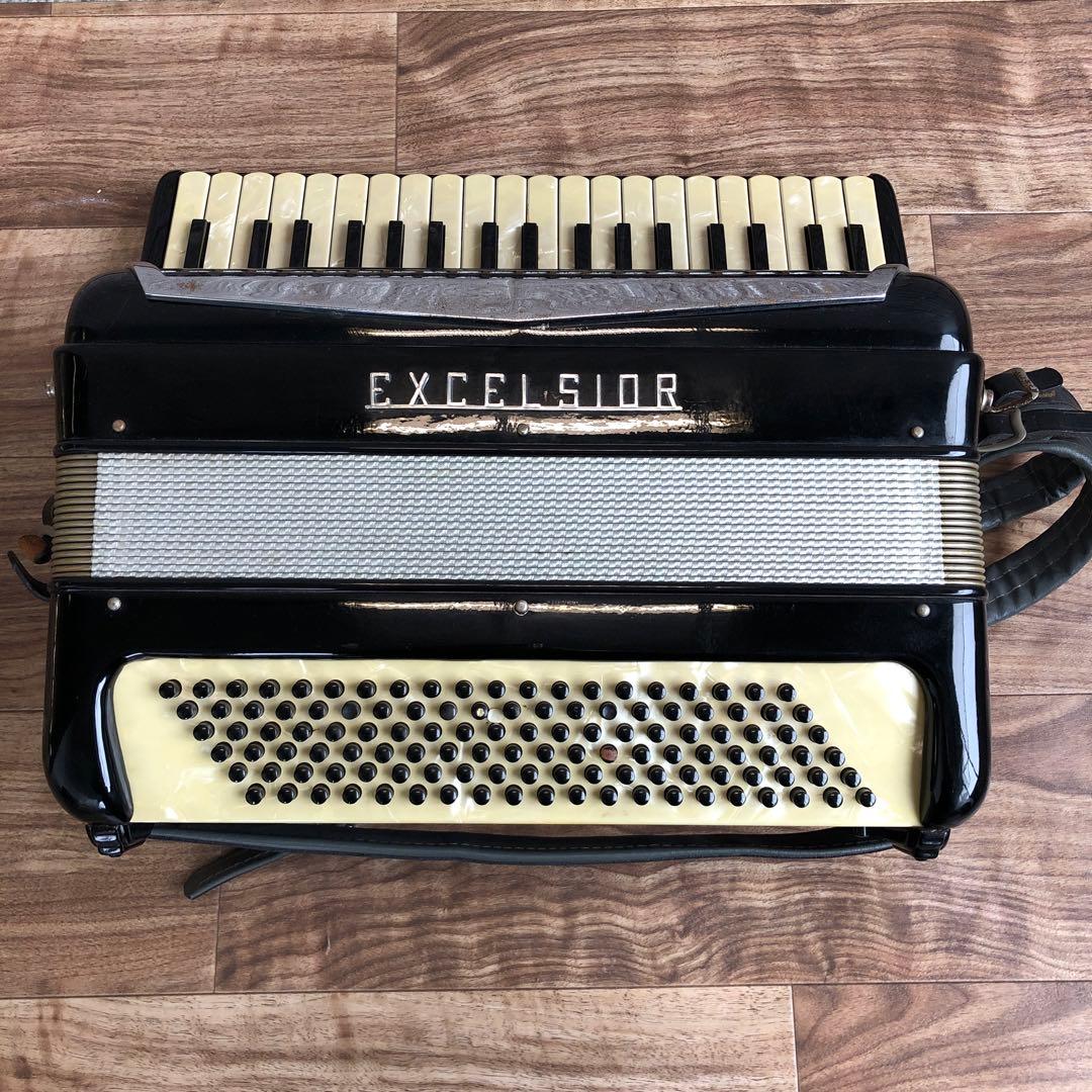 イタリア製 アコーディオン EXCELSIOR MOD.303/S - メルカリ