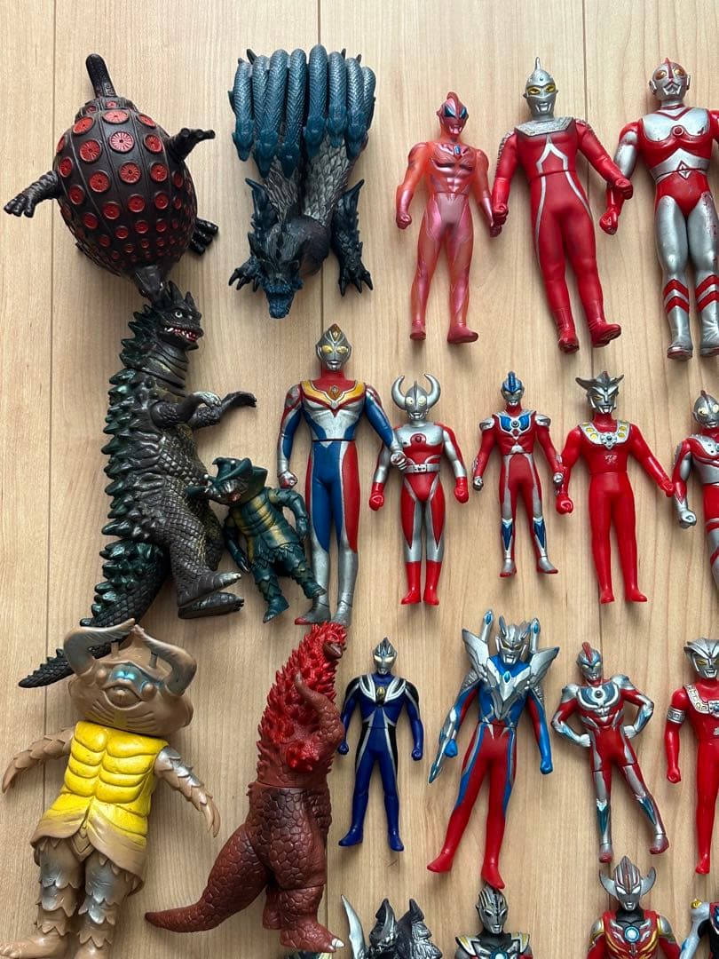 ウルトラマン ソフビ まとめ売り - メルカリ