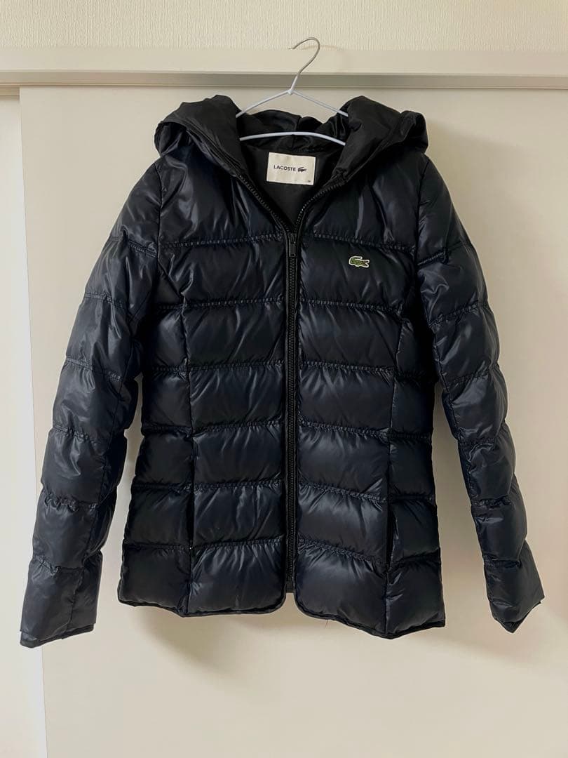 【びらページ】LACOSTE フード付き ブラックダウンジャケット