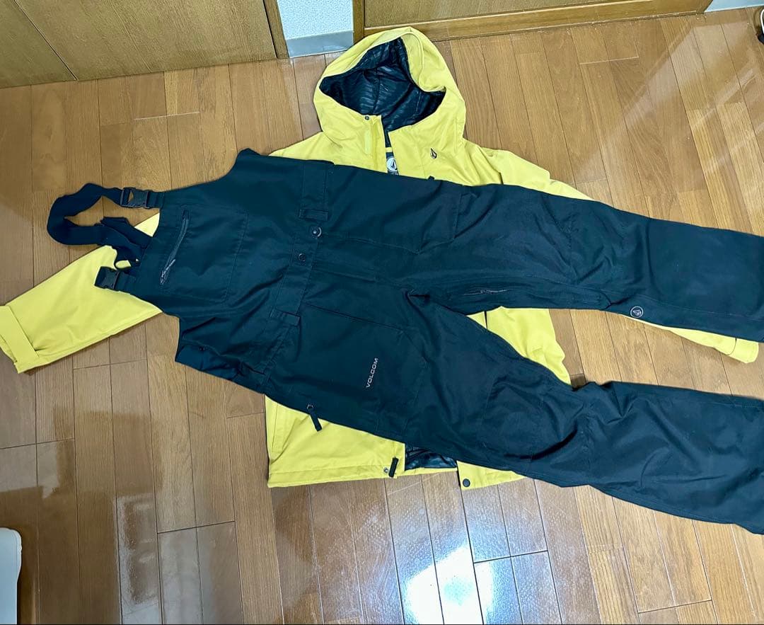 スノーボード　ウェア　上下セット　VOLCOM (ボルコム) ビブパンツ