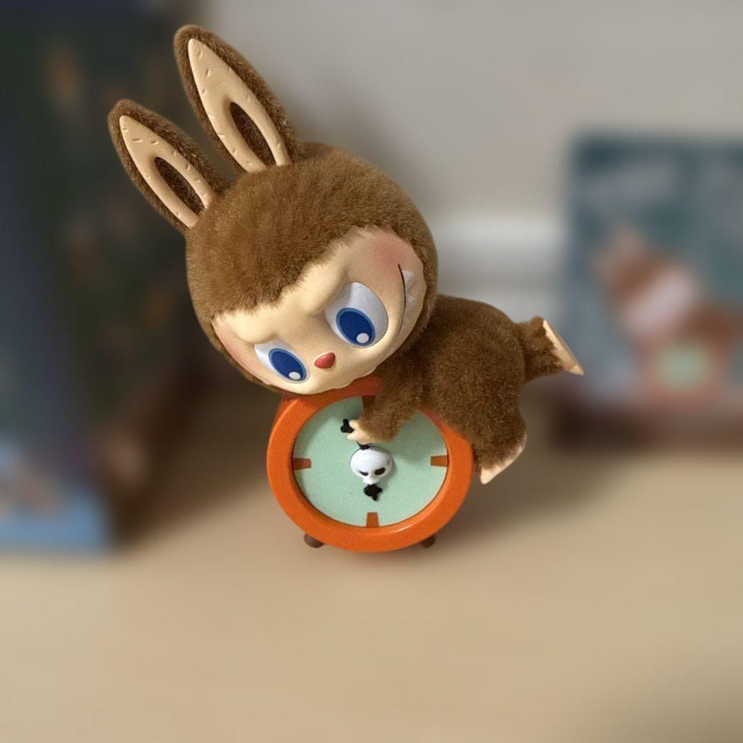 POP MART THE MONSTERS 1:00 A.M. シークレット - メルカリ