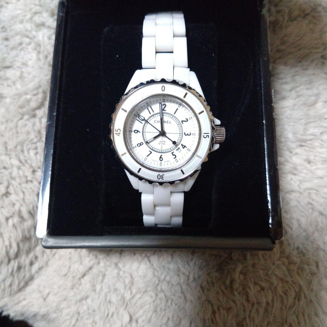 CHANEL ホワイト クォーツ 腕時計ノベルティ - メルカリ