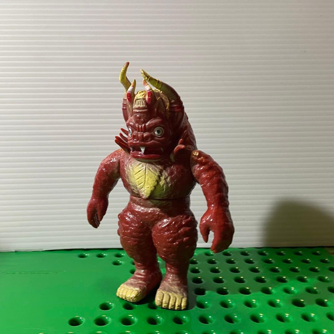 ウルトラ怪獣シリーズ ミクラス 1983 赤成型 ソフビ フィギュア - メルカリ