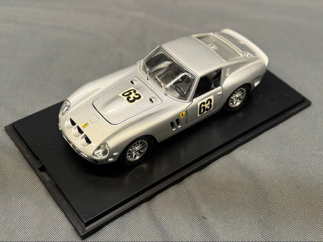 フェラーリ 250 GTO ゼッケン番号63 1/18スケール