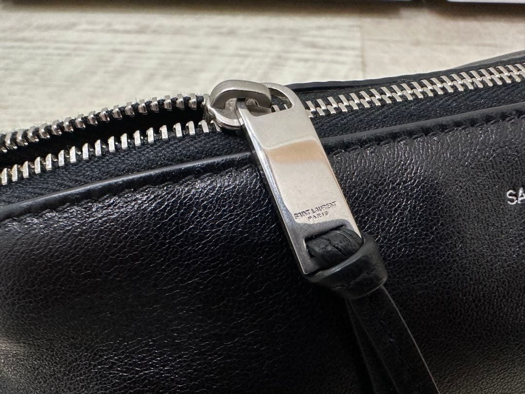 極美品/付属完備 SAINT LAURENT サンローラン ボディバッグ YSL