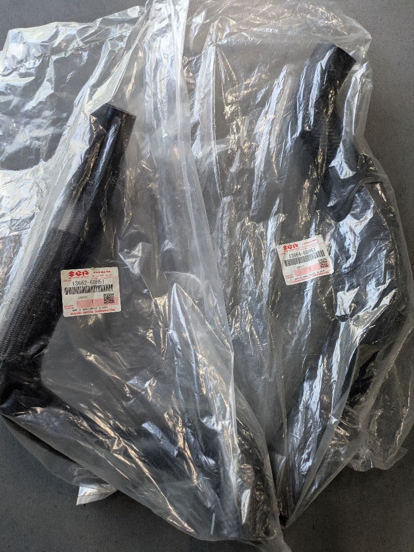 スズキ　ラジェーター　アッパーホース、ロアホース純正新品キャリー定価34000円