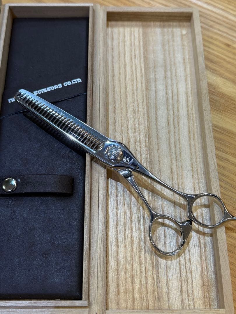 ナルトシザー 三梳きヘネシーローリングS27